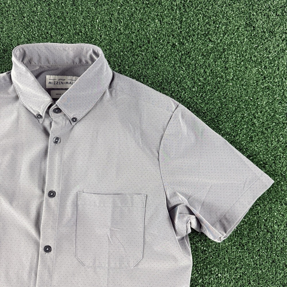 Mizzen + Main Leeward Trim Fit Mens Button Shirt Size Medium Polka Dot Gray